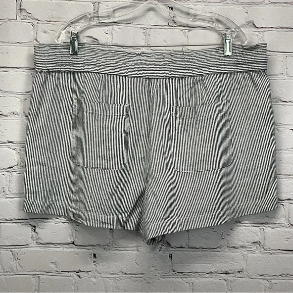 Ann Taylor Loft Outlet Linen Blend Shorts Women XL Gray White Ticking Lagenlook